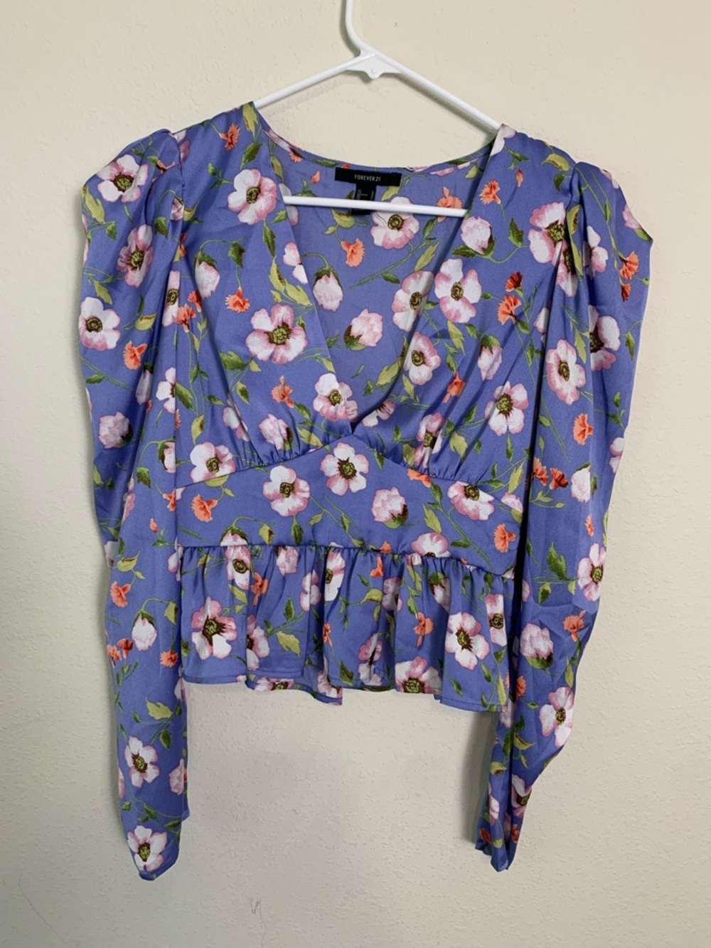 Forever 21‎ Lavender Floral Peplum Blouse VNeck Long Sleeve Romantic Silky Large